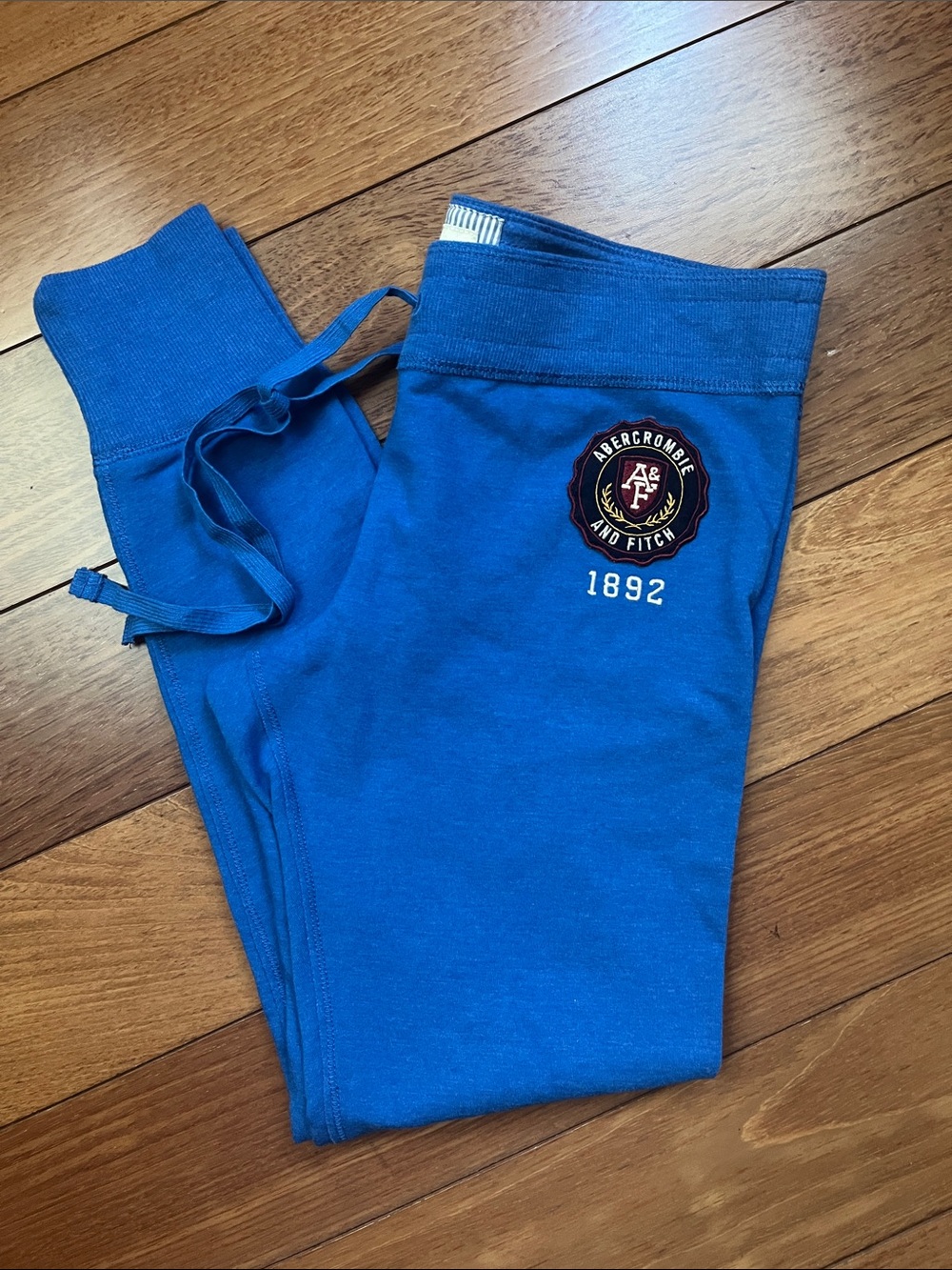 NWOT Y2K Abercrombie Logo Leggings